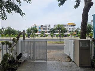 Bán nhà phố mặt tiền đường song hành ql 50