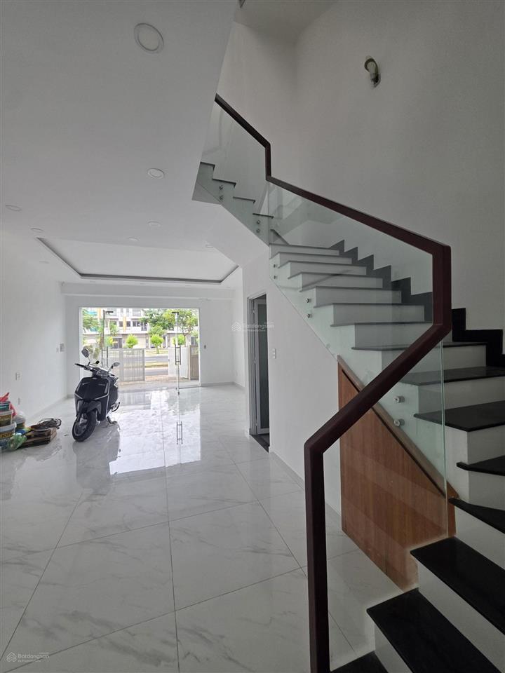 Bán nhà mặt tiền đường song hành quốc lộ 50 kết nối đường cầu bình tiên