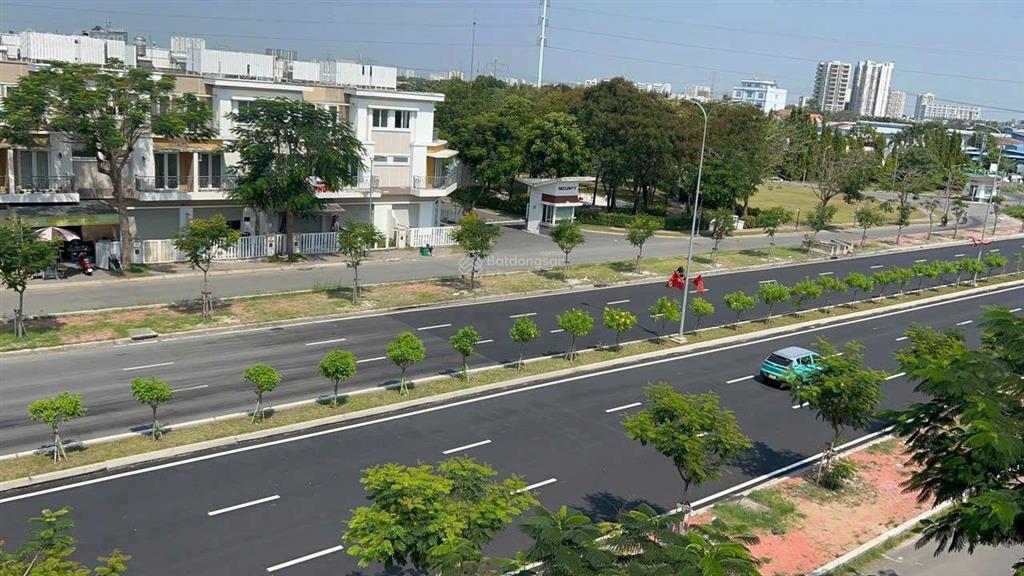 Bán lô đất nền biệt thự 8mx20m vị trí đẹp xây 3,5 tầng