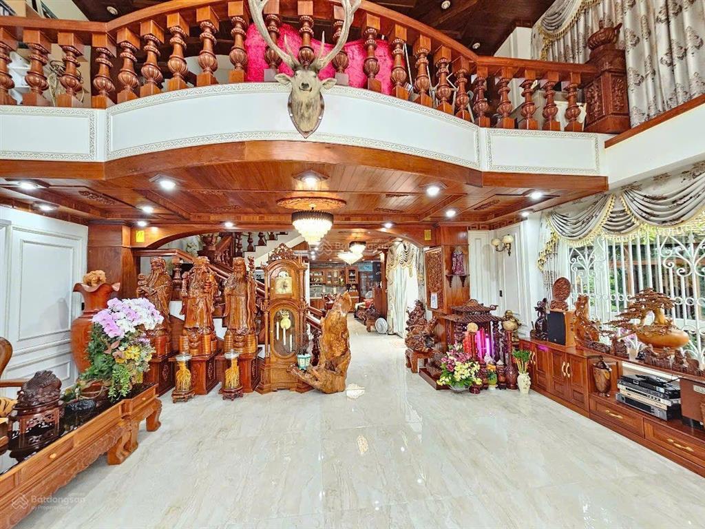 Bán biệt thự đẹp đường số 10 khu dân cư phong phú 4