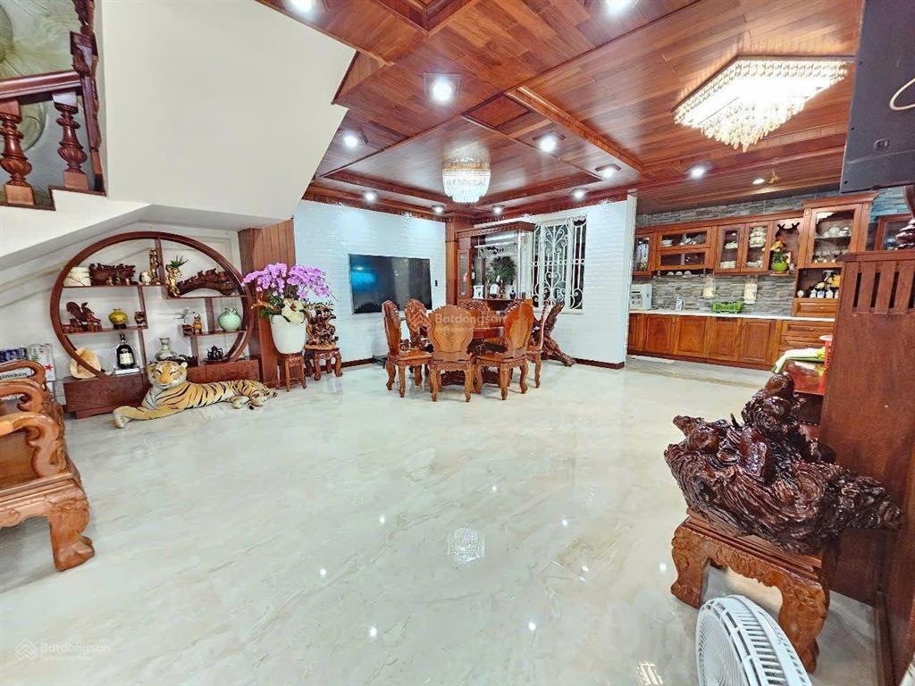 Bán biệt thự đẹp đường số 10 khu dân cư phong phú 4