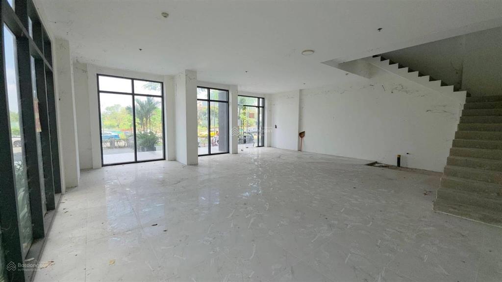 Cho thuê shophouse 155m2 tại lovera vista, 25 triệu vnd