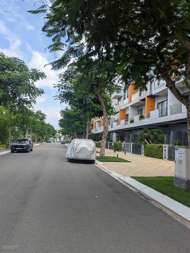Nhà phố lovera premier khang điền, sổ hồng riêng, đường rộng thông thoáng
