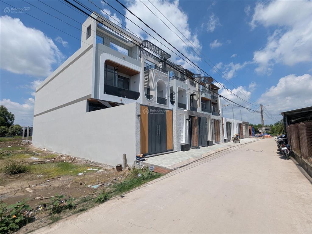 Nhà phố mới xây liền kề kcn cầu tràm, sổ hồng riêng, 2,8 tỷ