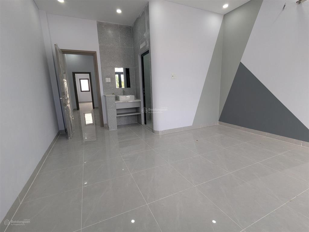 Nhà phố mới xây liền kề kcn cầu tràm, sổ hồng riêng, 2,8 tỷ