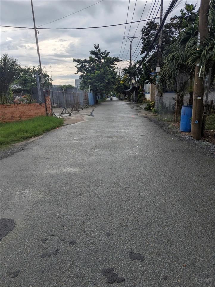 Bán 1000m2 đất có 300m2 đất thổ cư mặt tiền đường 4b liền kề kđt vingroup hưng long