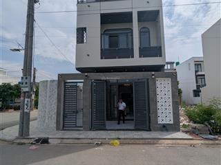 Bán căn góc 3 mặt tiền, sổ hồng riêng, khu đông dân rất thích hợp để kinh doanh mua bán