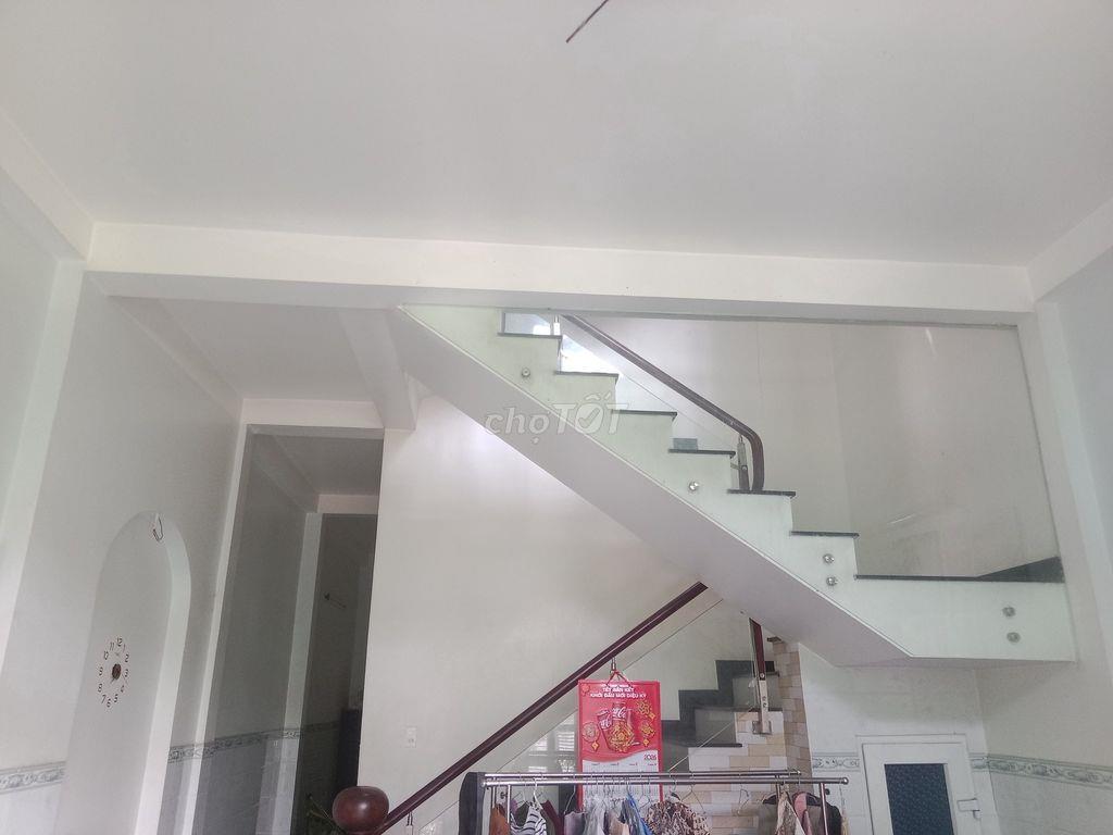 Nhà phố 5x20 1 trệt ,1 lầu , sân thượng. CHÍNH CHỦ