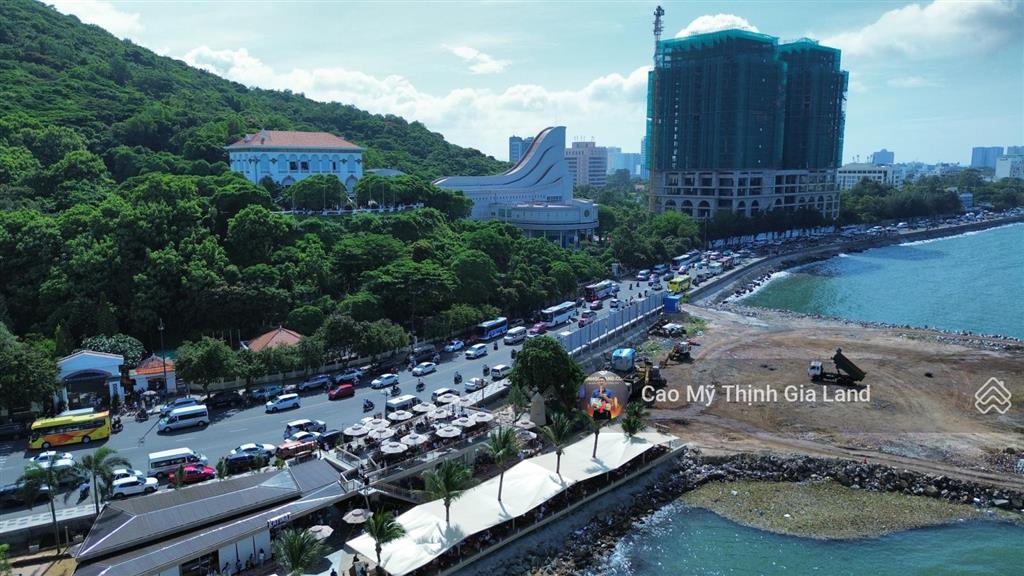 Đất mặt tiền thủ khoa huân cách biển bãi trước 200m ngang 8m thích hợp xây khách sạn kd