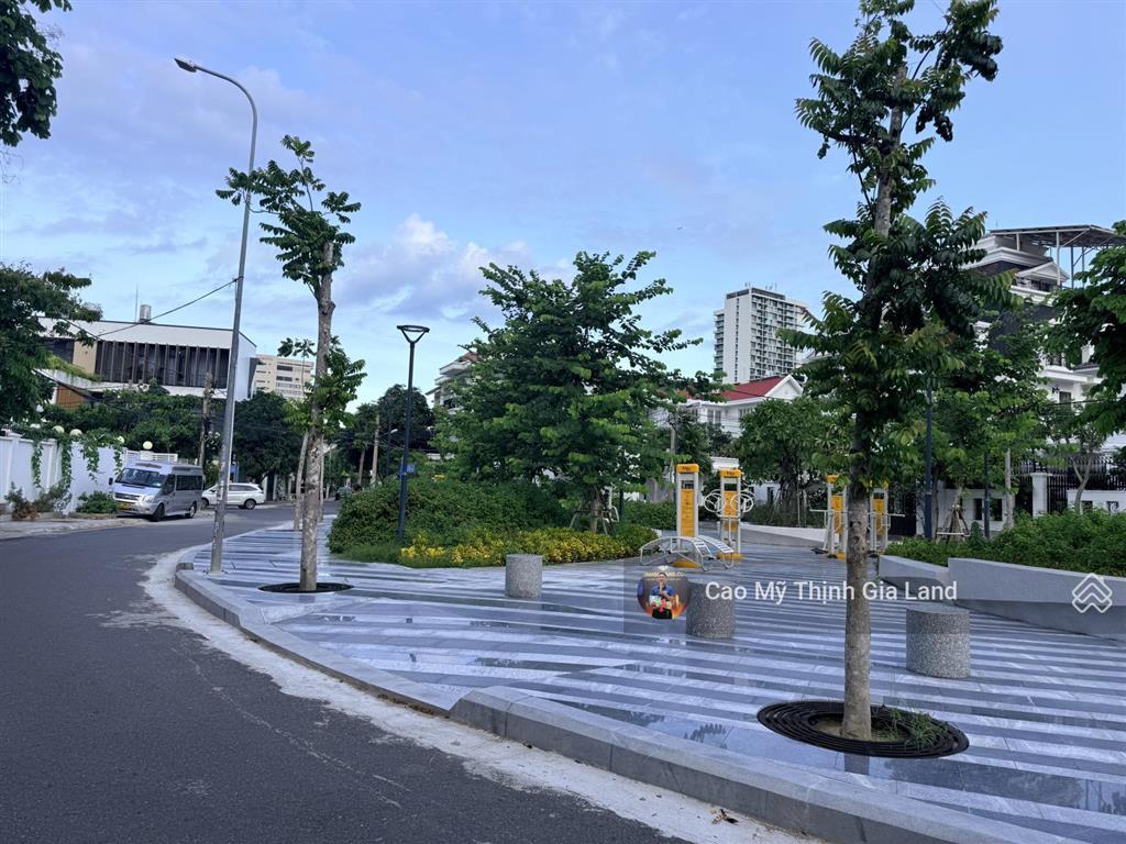 Bán biệt thự khu phương nam  sát biển bãi sau chỉ 300m  sở hữu lâu dài  dân cư đồng bộ văn minh