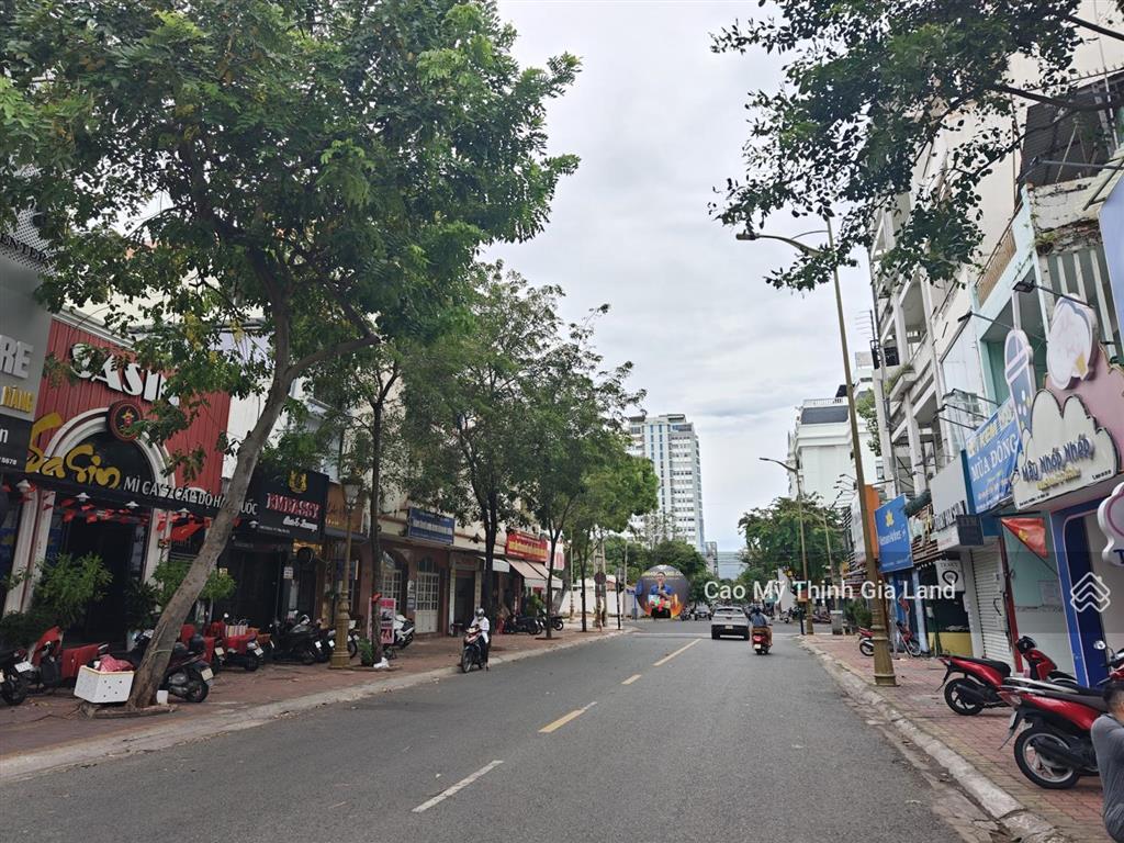 Mặt tiền ba cu  chỉ 100m ra biển bãi trước  quỹ đất vàng xây tòa nhà kinh doanh, căn hộ dịch vụ