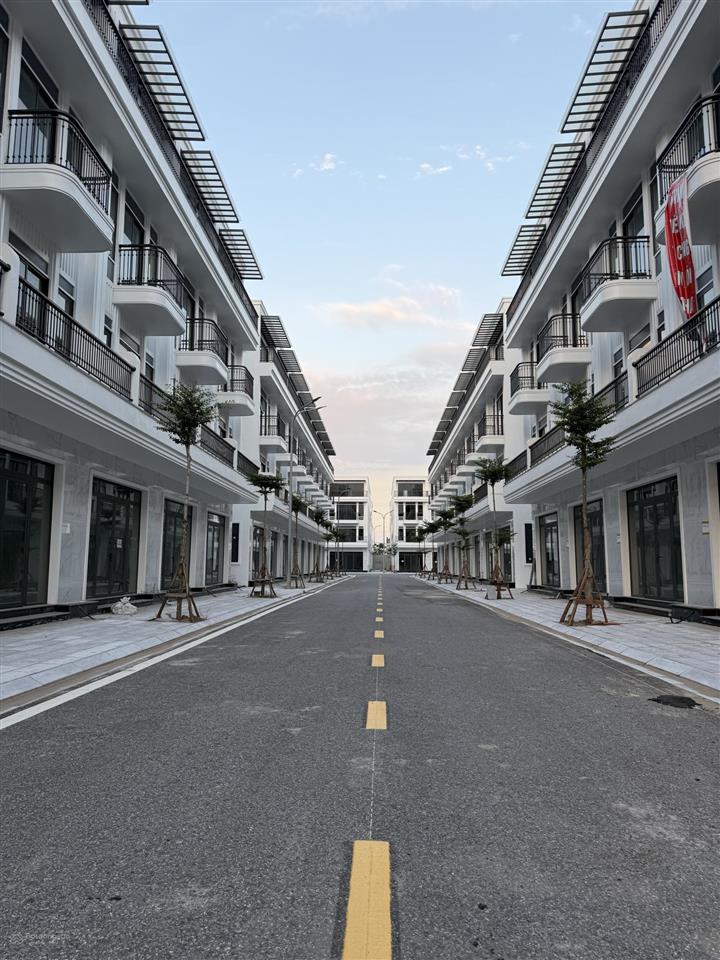 Bán shophouse 5pn + 5wc tại him lam central park an hồng, 4,2 tỷ, 67,5m2