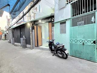 Nhà hẽm 1247 ht phát quận 7  1trệ + 1lầu có 3 phòng ngủ. giá 4,3tỷ.   0901 311 ***