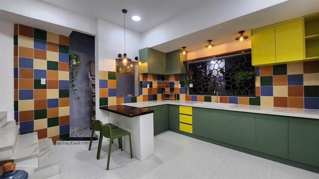 Nhà 2 mt hẽm 1135 huỳnh tấn phát. 4m* 15,5m. 1lầu.căn góc thuận tiên kdmb. giá 5,970.  0901 311 ***