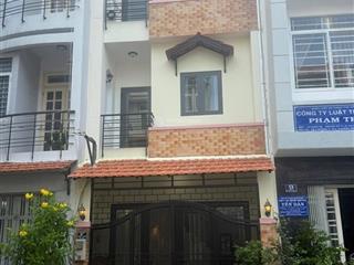 Bán nhà đường số 5 gần chợ lý phục man q7 1 trệt 2 lầu sân thượng. 4pn. giá 11,9 tỷ.  0901 311 ***
