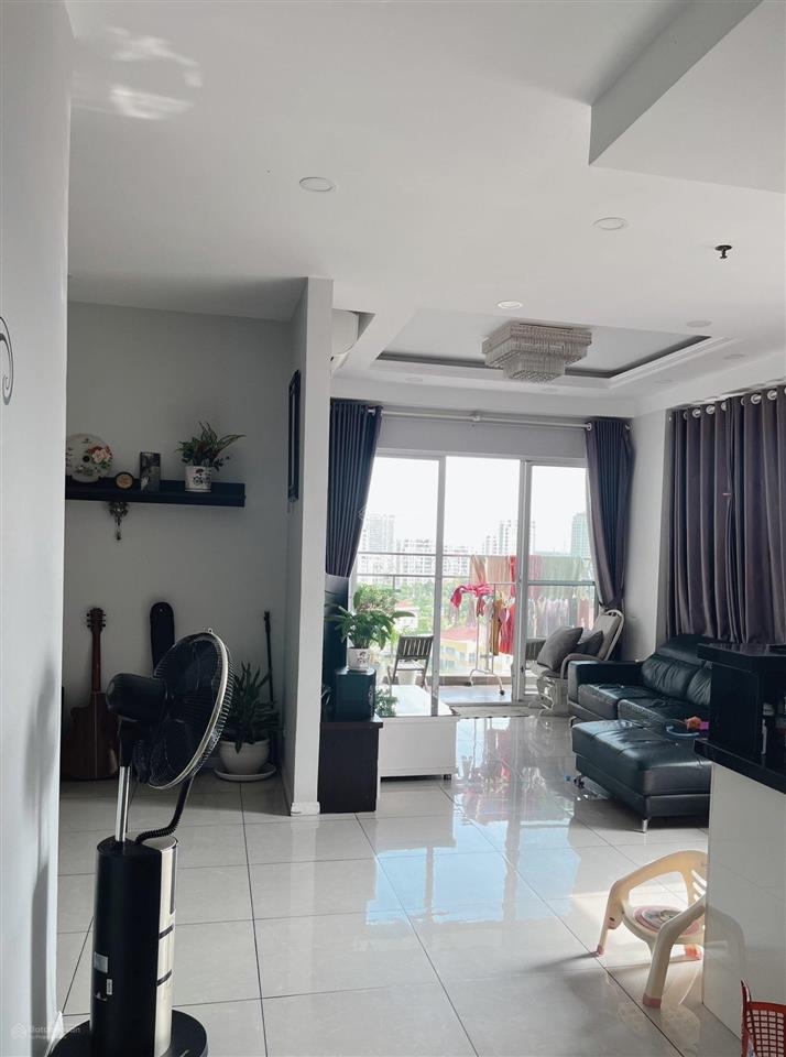 Căn hộ docklands nguyễn thị thập quận 7  106m2  3pn  căn góc rất mát. giá 6,3 tỷ.  0901 311 ***