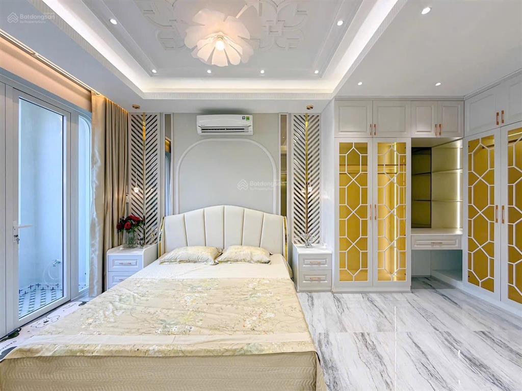 Nhà mt đường số nam long phú thuận quận 7 1 trệt 4 lầu (có thang máy). giá 19,5 tỷ.  0901 311 ***