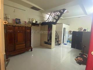 Nhà hẻm 300 nguyễn văn linh quận 7  1trệt + 1lầu. 2 phòng ngủ + 1wc. giá 990 triệu.  0901 311 ***