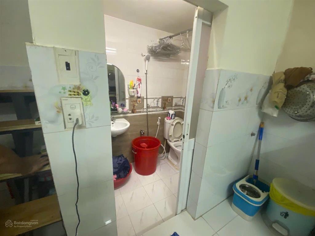 Nhà hẻm 300 nguyễn văn linh quận 7  1trệt + 1lầu. 2 phòng ngủ + 1wc. giá 990 triệu.  0901 311 ***