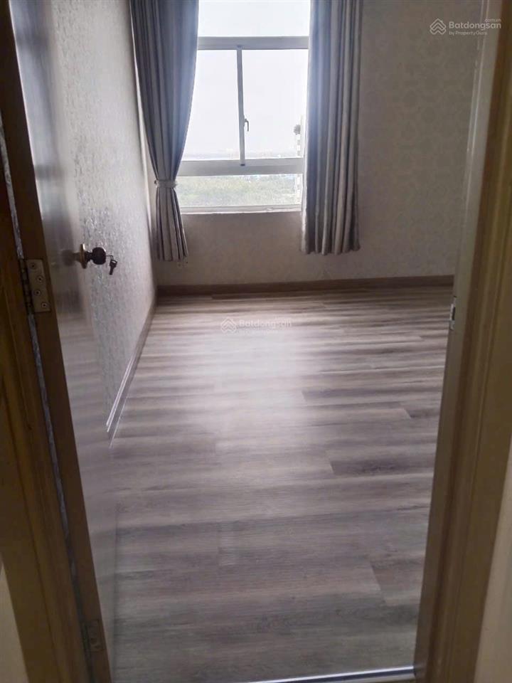 Cho thuê căn hộ ngọc lan quận 7 132m2 3 phòng ngủ +2wc. căn góc. giá 13.5tr/thang.  0901 311 ***