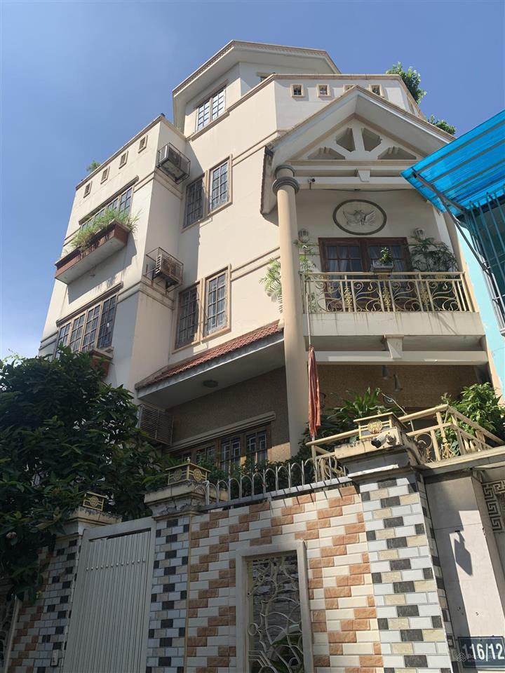 Nhà oto đậu trong nhà huỳnh tấn phát q7  4lầu + máy che. xây kiên cố. giá 14.9ty.  0901 311 ***