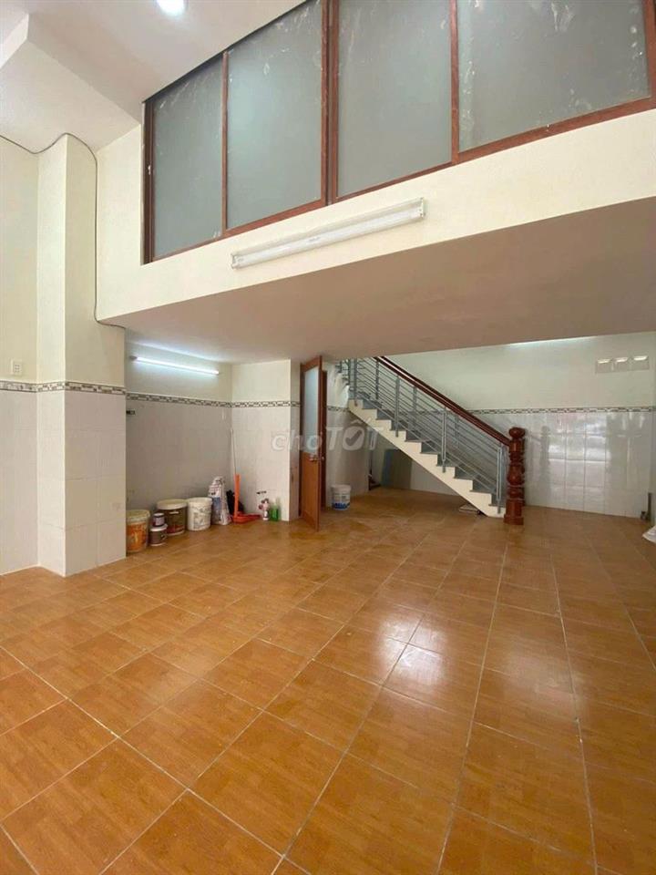 Nhà mặt tiền đường Trường Chinh, hợp đồng lâu dài mọi ngành nghề