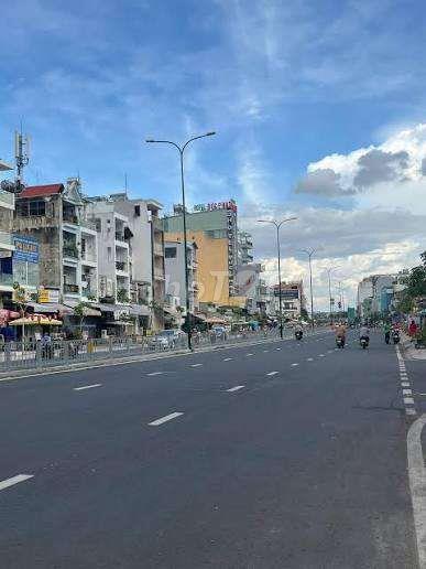339m2 mặt tiền Dương Quảng Hàm, Gò Vấp, chiều ngang 8.35m