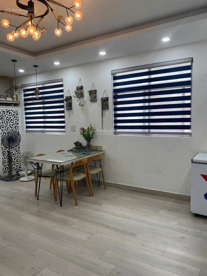 Cần bán căn hộ 2pn  3pn chung cư h2 hoàng diệu, p. 8, quận 4.