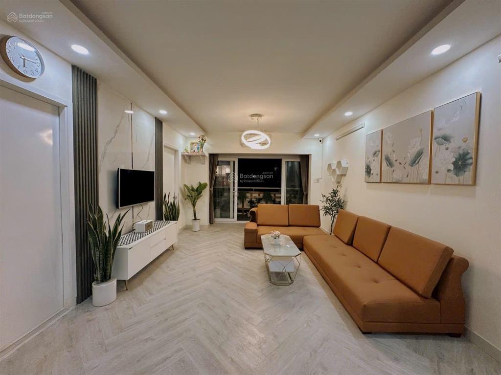 Căn hộ vạn đô ban công lớn  77m2  2pn