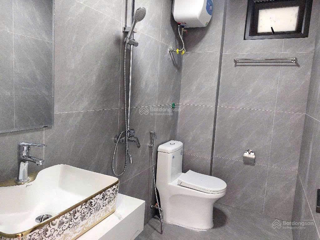 Cửa bắc  quán thánh  5 tầng mt 6m 45m2 cách phố 20m ngõ thông giá 15 tỷ  lô góc, 3 thoáng