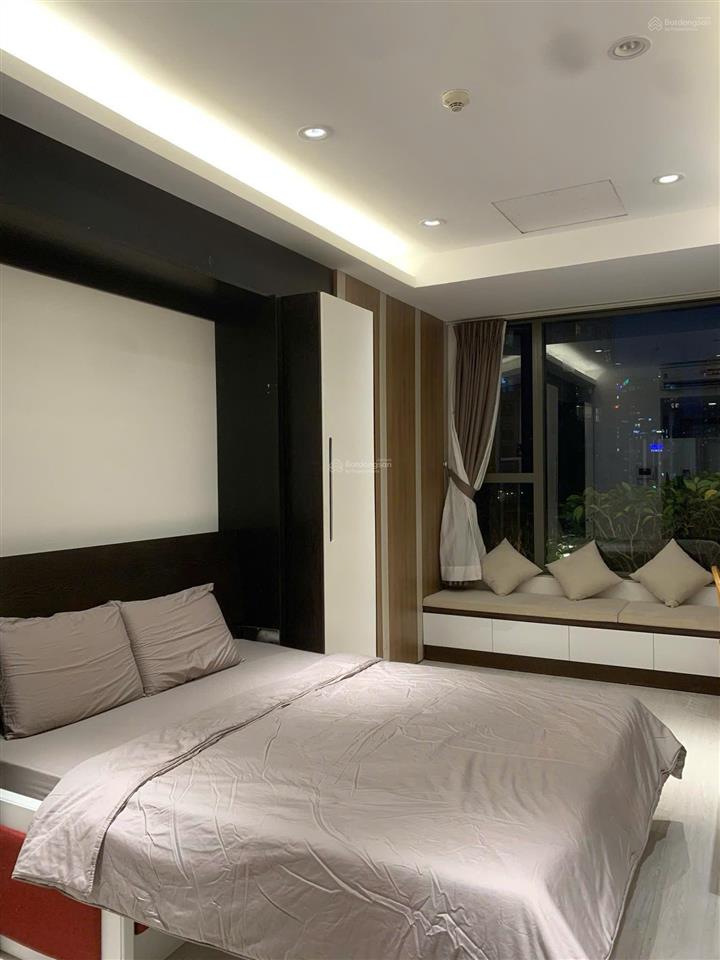 Chính chủ bán căn hộ nội thất đẹp, gọn gàng. đang cho thuê giá cao, có thể tái tục hoặc không
