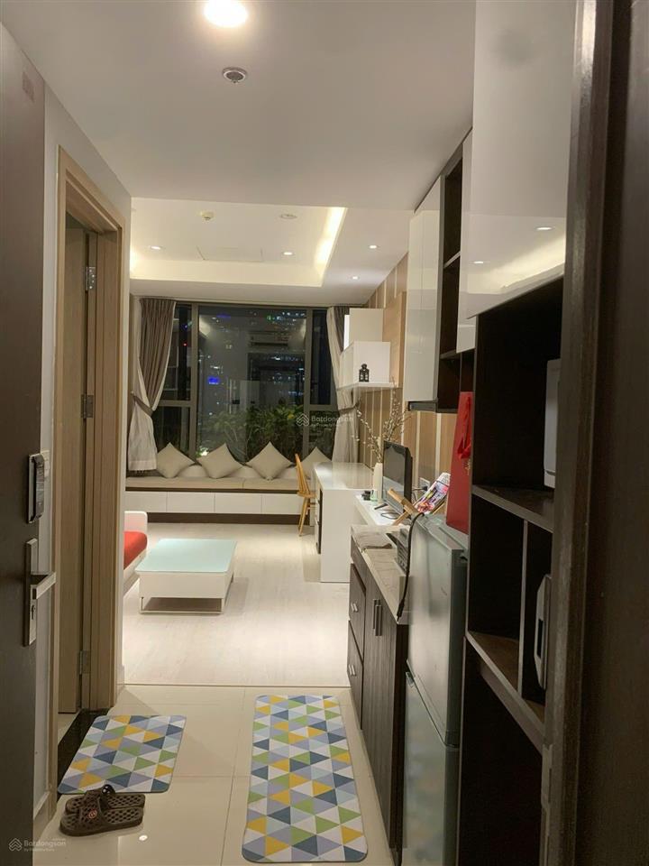 Chính chủ bán căn hộ nội thất đẹp, gọn gàng. đang cho thuê giá cao, có thể tái tục hoặc không