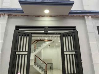 Bán nhà 4x10m 1 lầu giáp cầu lớn Hóc Môn