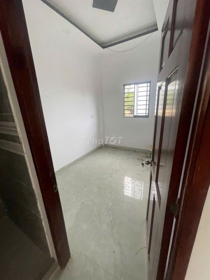Bán nhà 4x10m 1 lầu giáp cầu lớn Hóc Môn