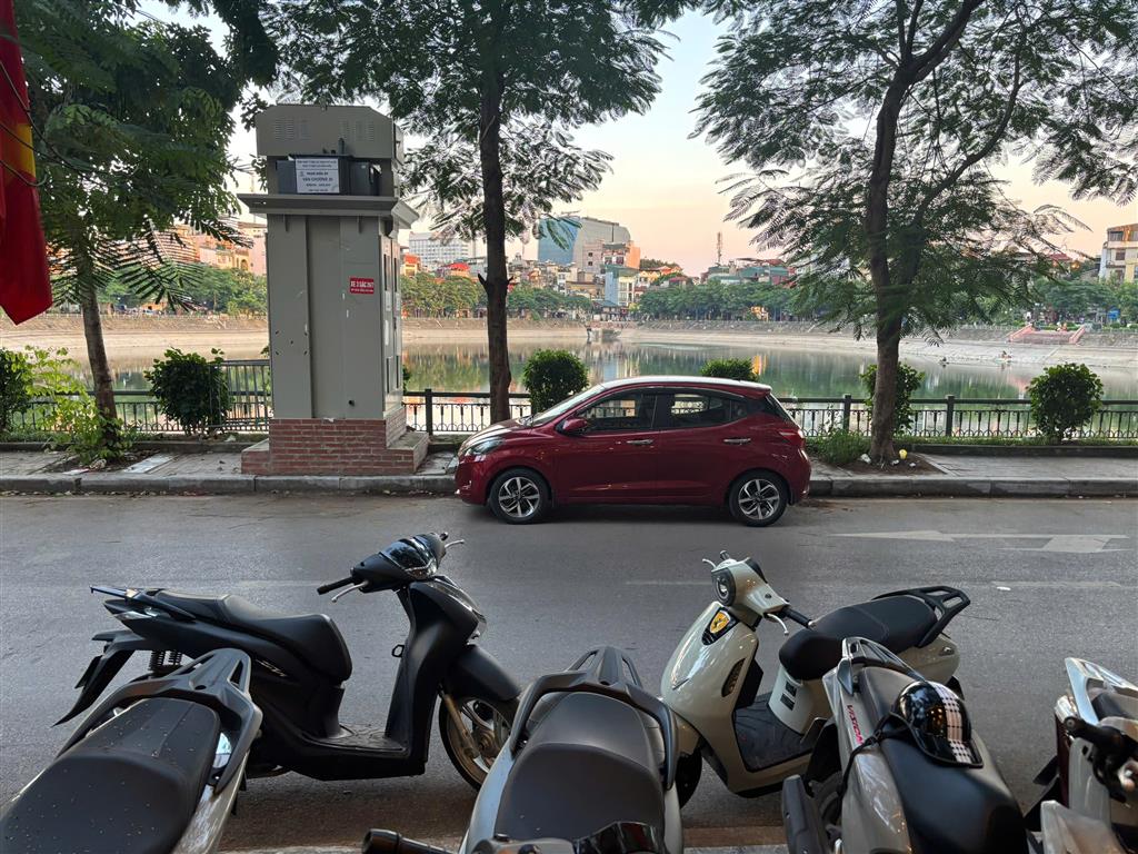 Cho thuê mặt bằng kinh doanh số 12 mặt hồ Linh Quang- Văn Chương- Đống Đa - Hà Nội