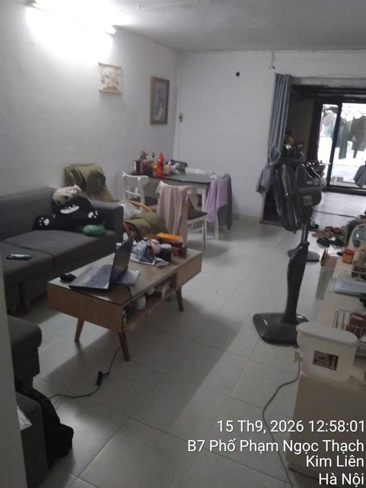 Chính chủ cần cho thuê căn hộ 3 phòng ngủ, tầng 2, tòa C2 mặt đường Phạm Ngọc Thạch, Đống