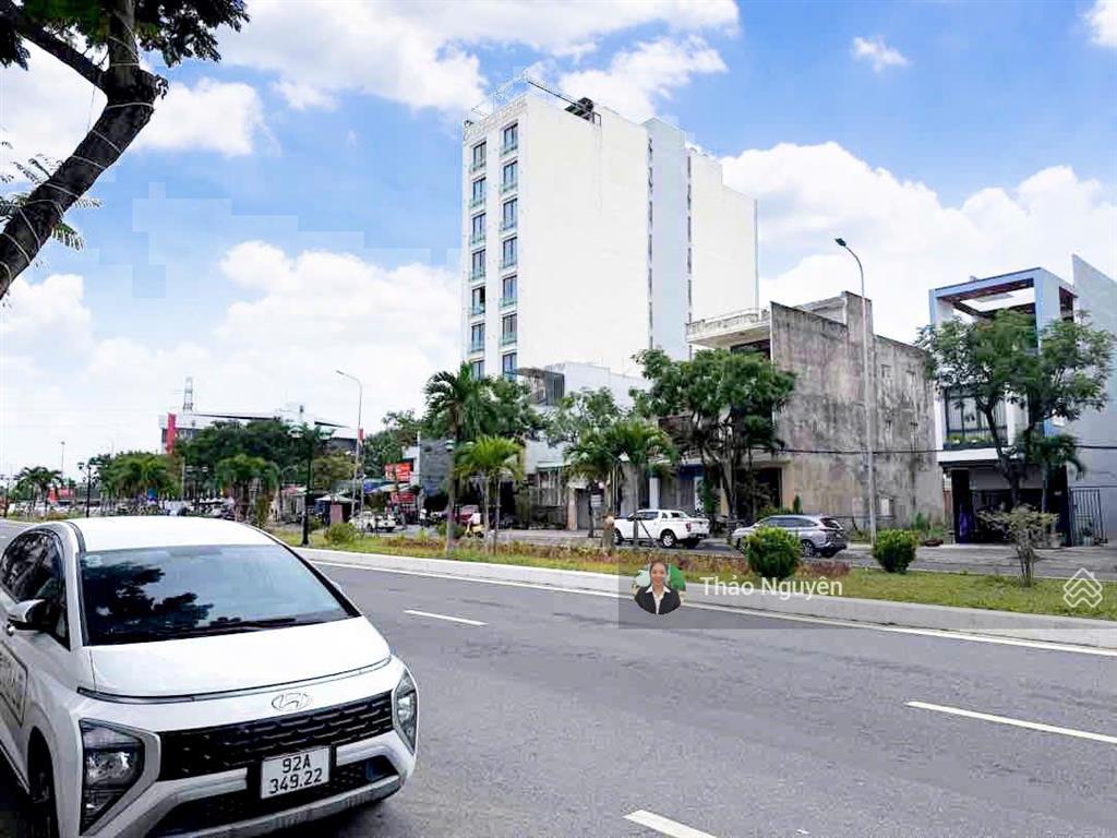 Bán nhanh lô đất siêu vip 280m2 sát biển 2 mặt tiền đường bà huyện thanh quan,  0905 001 ***