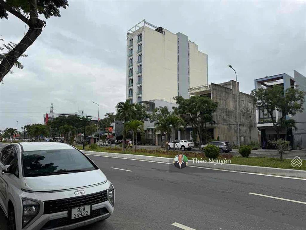 Bán nhanh lô đất siêu vip 280m2 sát biển 2 mặt tiền đường bà huyện thanh quan,  0905 001 ***