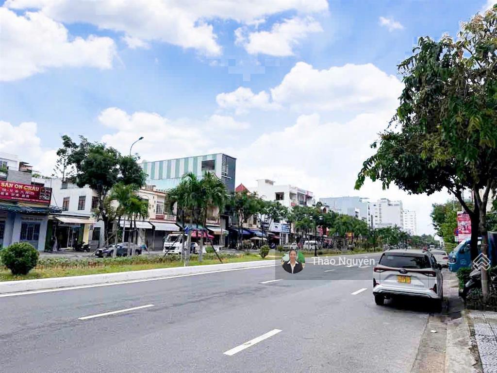 Bán nhanh lô đất siêu vip 280m2 sát biển 2 mặt tiền đường bà huyện thanh quan,  0905 001 ***