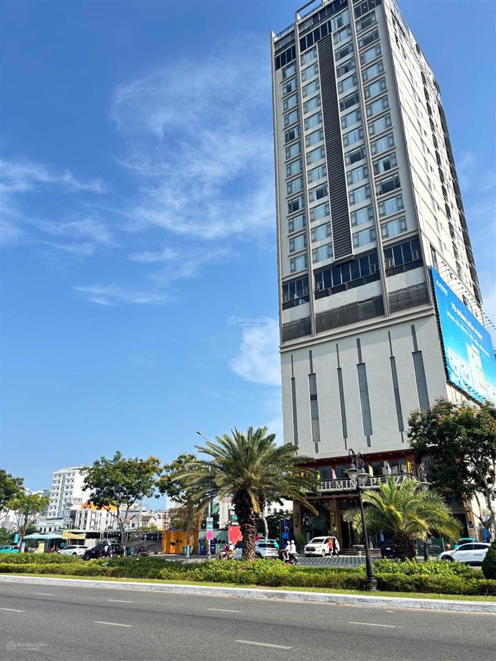 Cho thuê lô đất 3 mặt tiền đường phạm văn đồng 1900m2 giá chỉ 300tr/th
