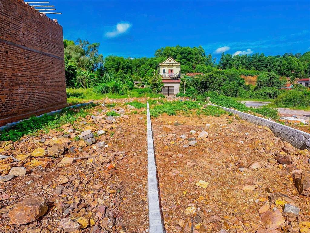 Gia đình cần bán đất mặt quốc lộ 37 tại lục nam bắc giang chỉ 1 tỷ 500 triệu