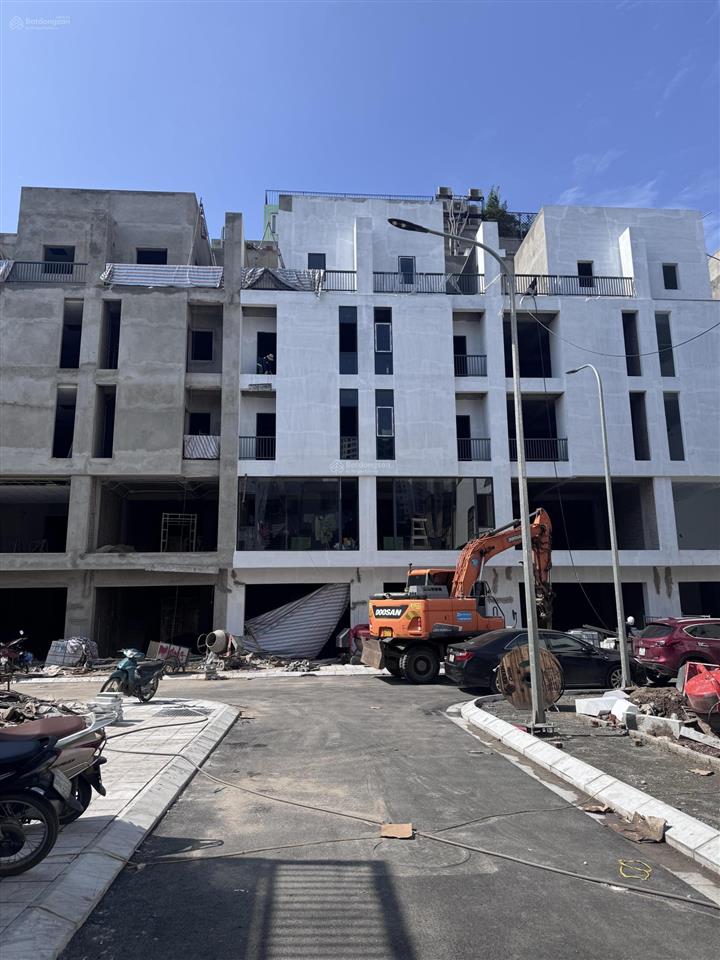 Liền kề 80,3m2 29 tỷ khu 61 lạc trung, minh khai, quận hai bà trưng nhà xây 6 tầng ô tô đỗ cửa