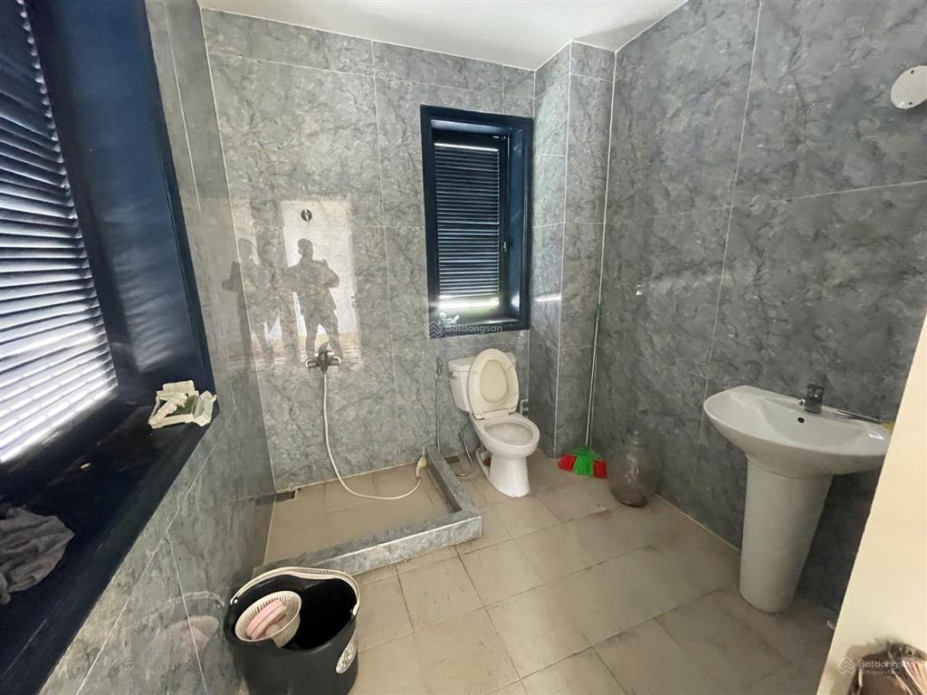 Biệt thự cho thuê nhanh 1 trệt, 2 lầu tại phú thuận