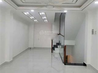 Nhà mới 3 lầu tại hoàng quốc việt cạnh phú mỹ hưng
