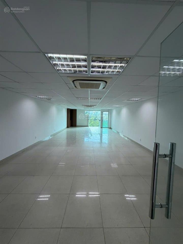 Nhà cho thuê nguyên căn trống suốt làm vp, cty