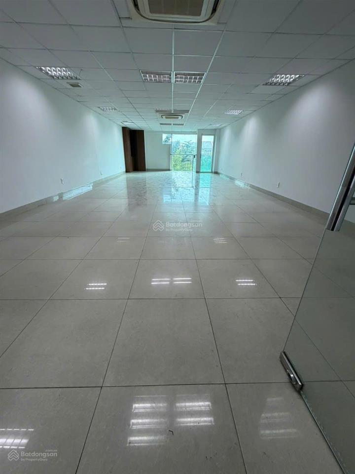 Nhà cho thuê nguyên căn trống suốt làm vp, cty