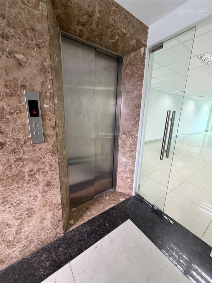 Nhà cho thuê nguyên căn trống suốt làm vp, cty