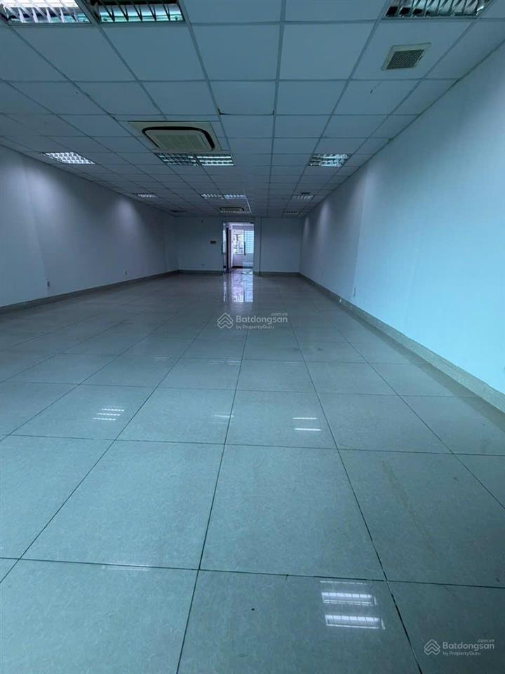 Nhà cho thuê nguyên căn trống suốt làm vp, cty
