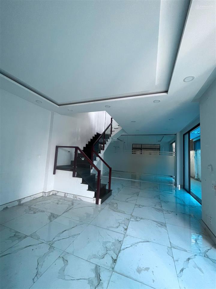 Cho thuê nguyên căn nhà phố kdc jamona city