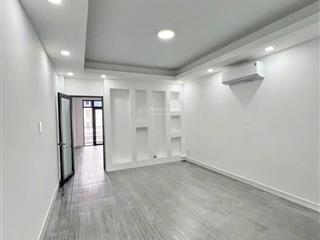 Nhà trống suốt cho thuê làm vp, công ty, spa, showroom